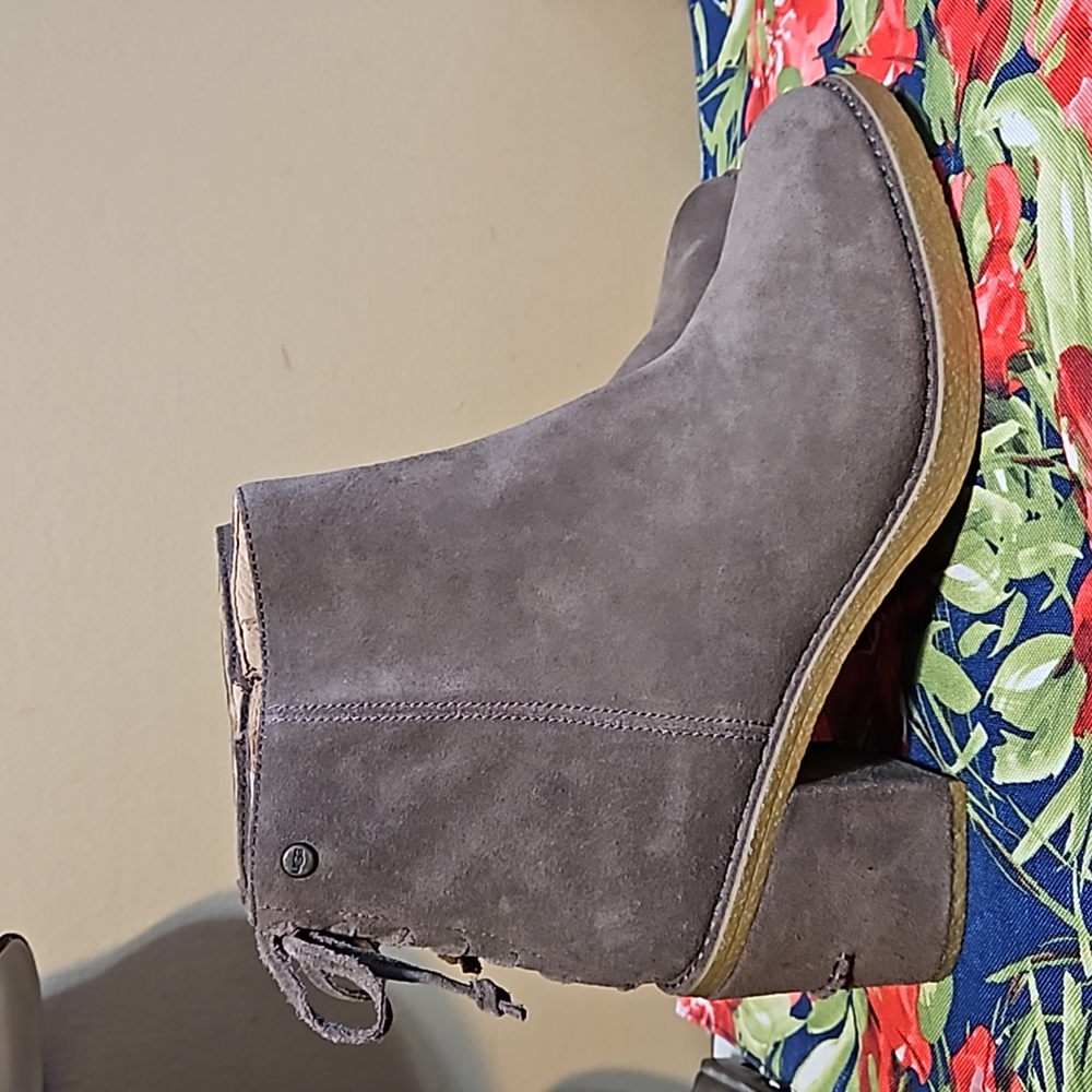UGG Corinne Suede Ankle Boots-NWOT - Picture 2 of 13
